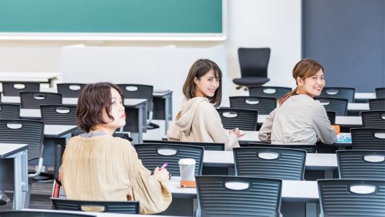 El número de universidades femeninas en Japón disminuye a causa de la baja natalidad